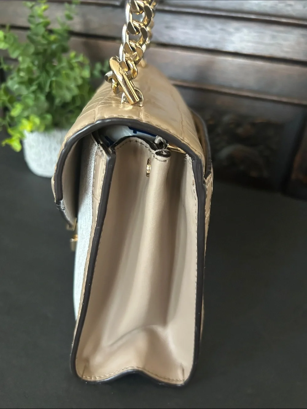 Michael Kors Beige & Off-White Chain Shoulder Bag